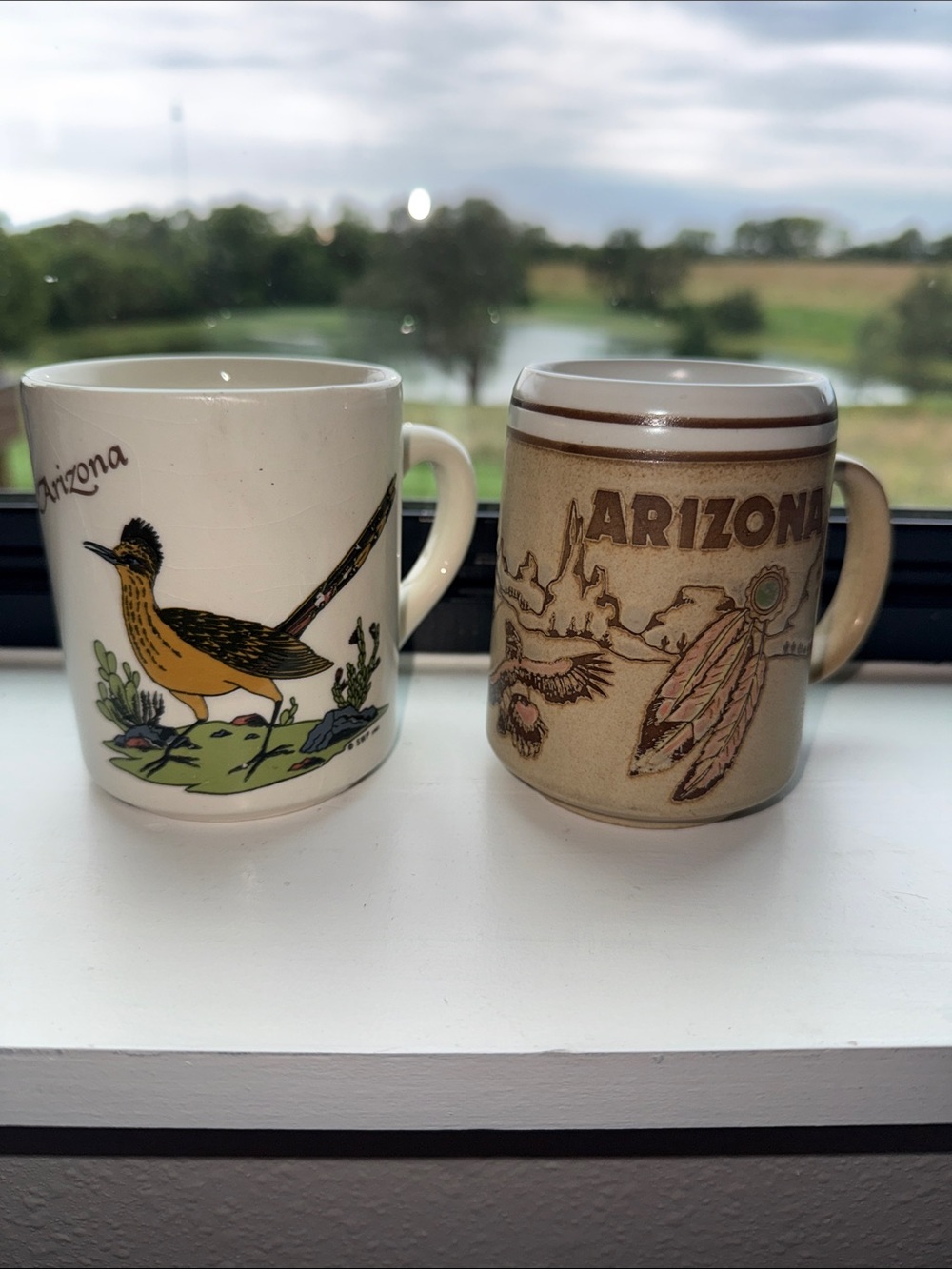Vintage Arizona Souvenir Ceramic Mugs - White and Tan